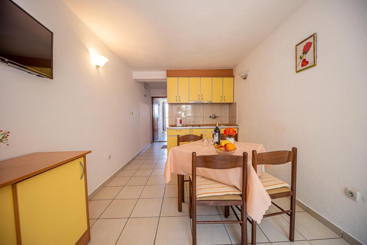 Apartment Knezevic Petrovac Bagian luar foto