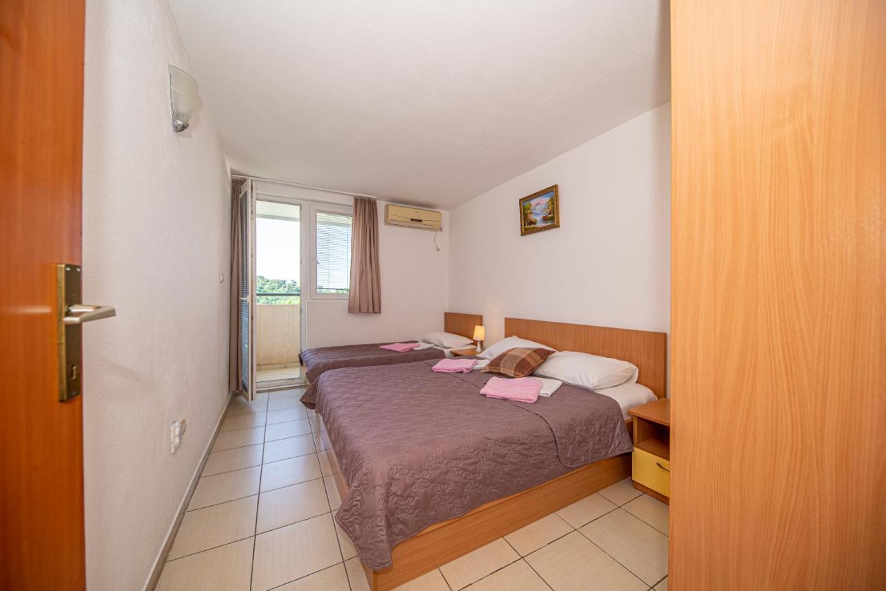 Apartment Knezevic Petrovac Bagian luar foto