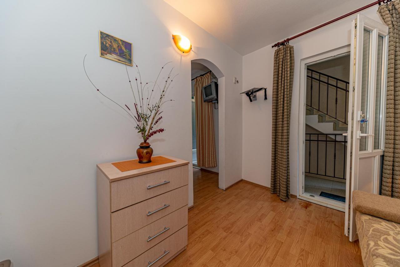 Apartment Knezevic Petrovac Bagian luar foto