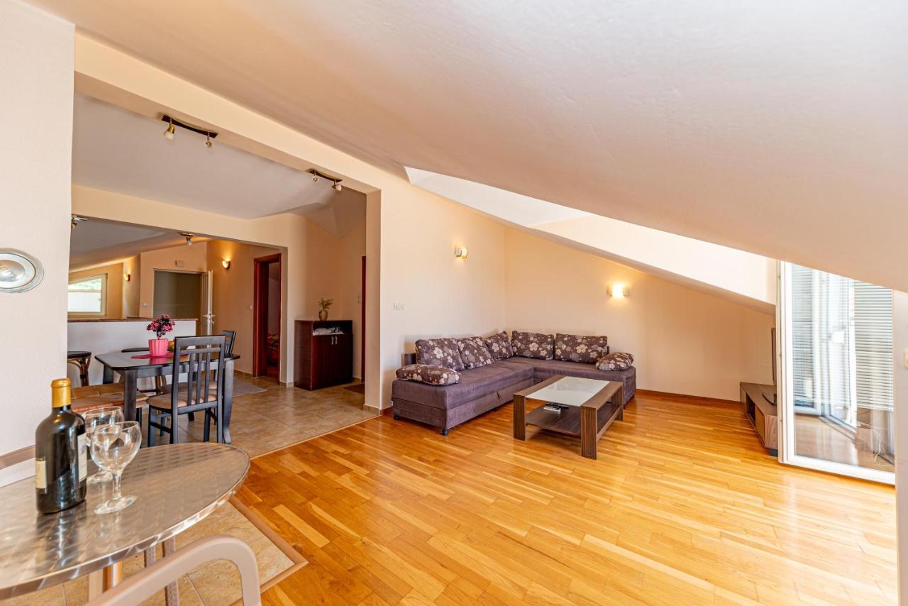 Apartment Knezevic Petrovac Bagian luar foto