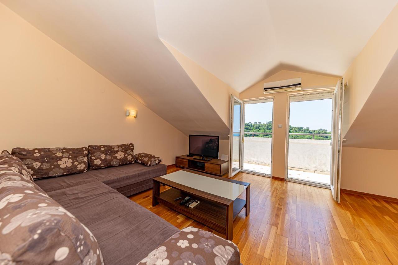 Apartment Knezevic Petrovac Bagian luar foto