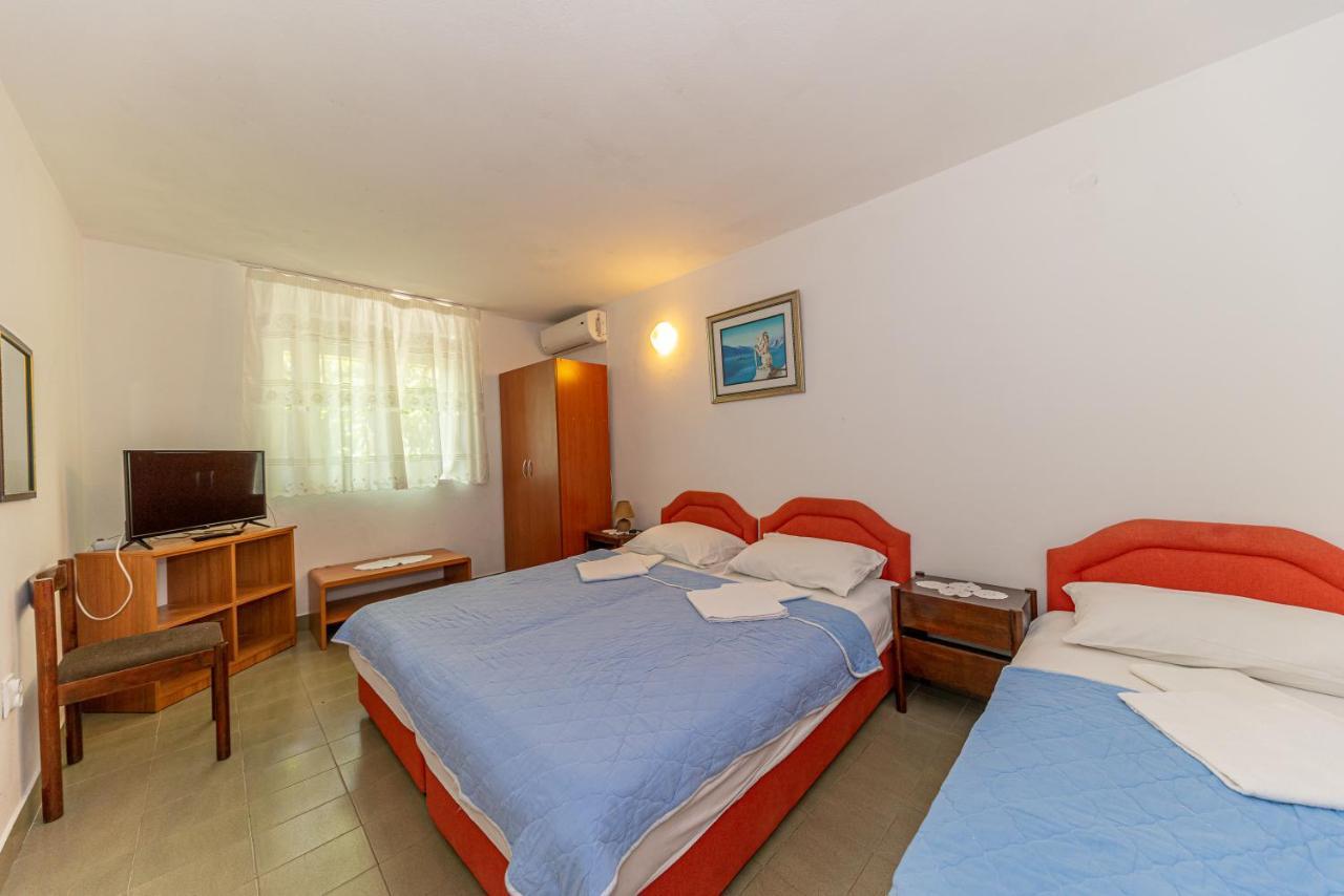 Apartment Knezevic Petrovac Bagian luar foto