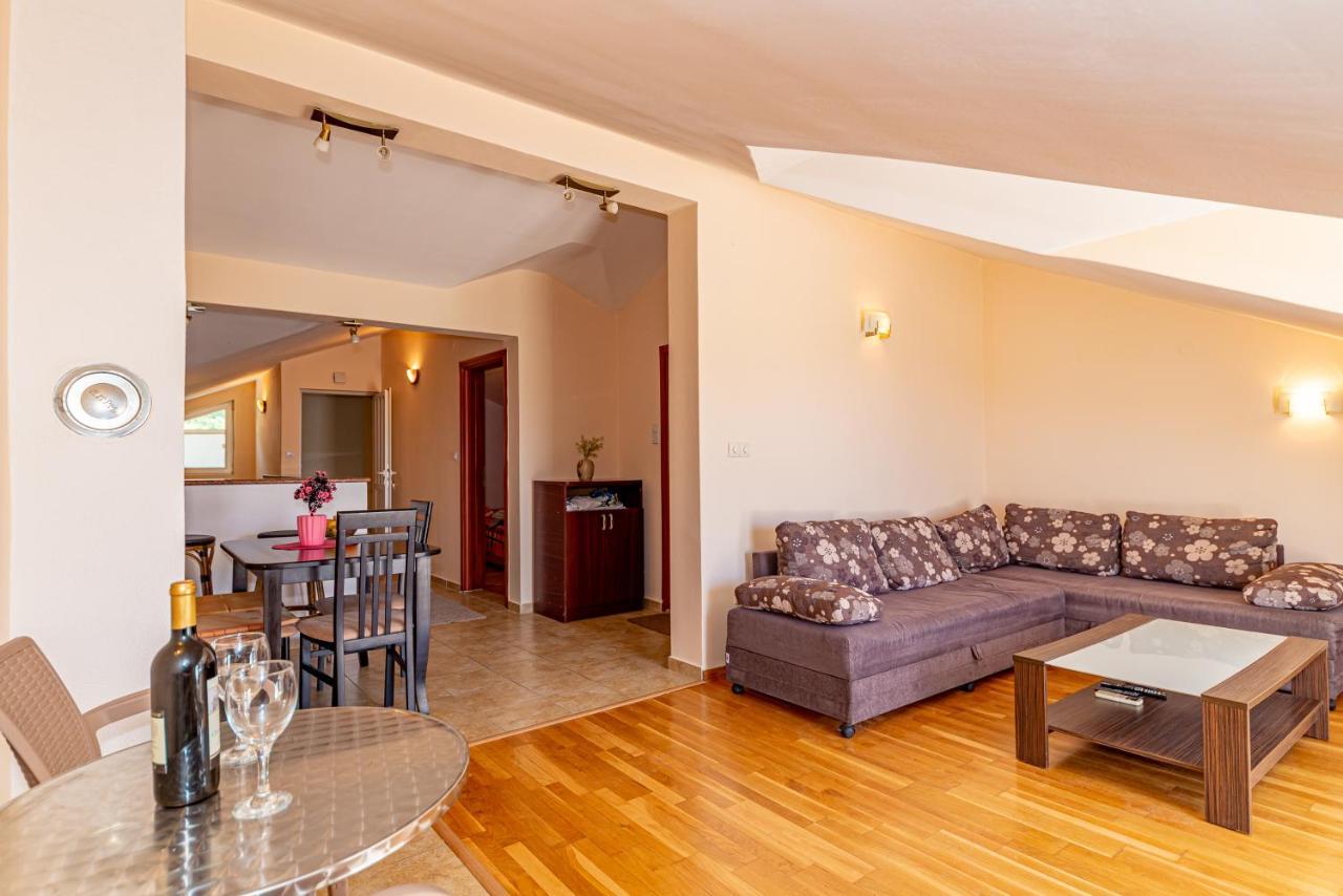 Apartment Knezevic Petrovac Bagian luar foto