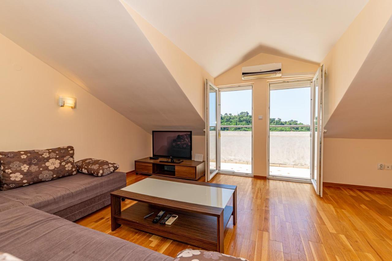 Apartment Knezevic Petrovac Bagian luar foto