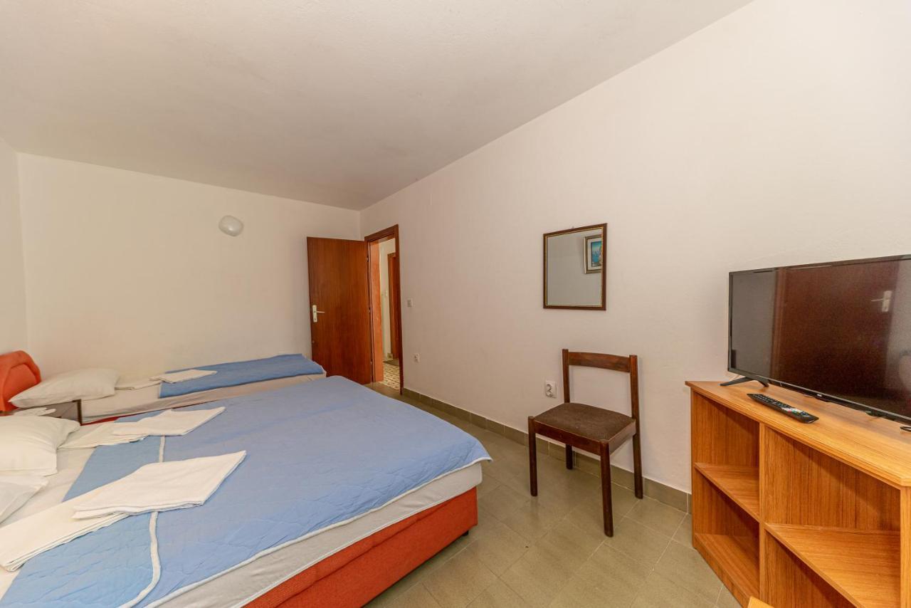 Apartment Knezevic Petrovac Bagian luar foto