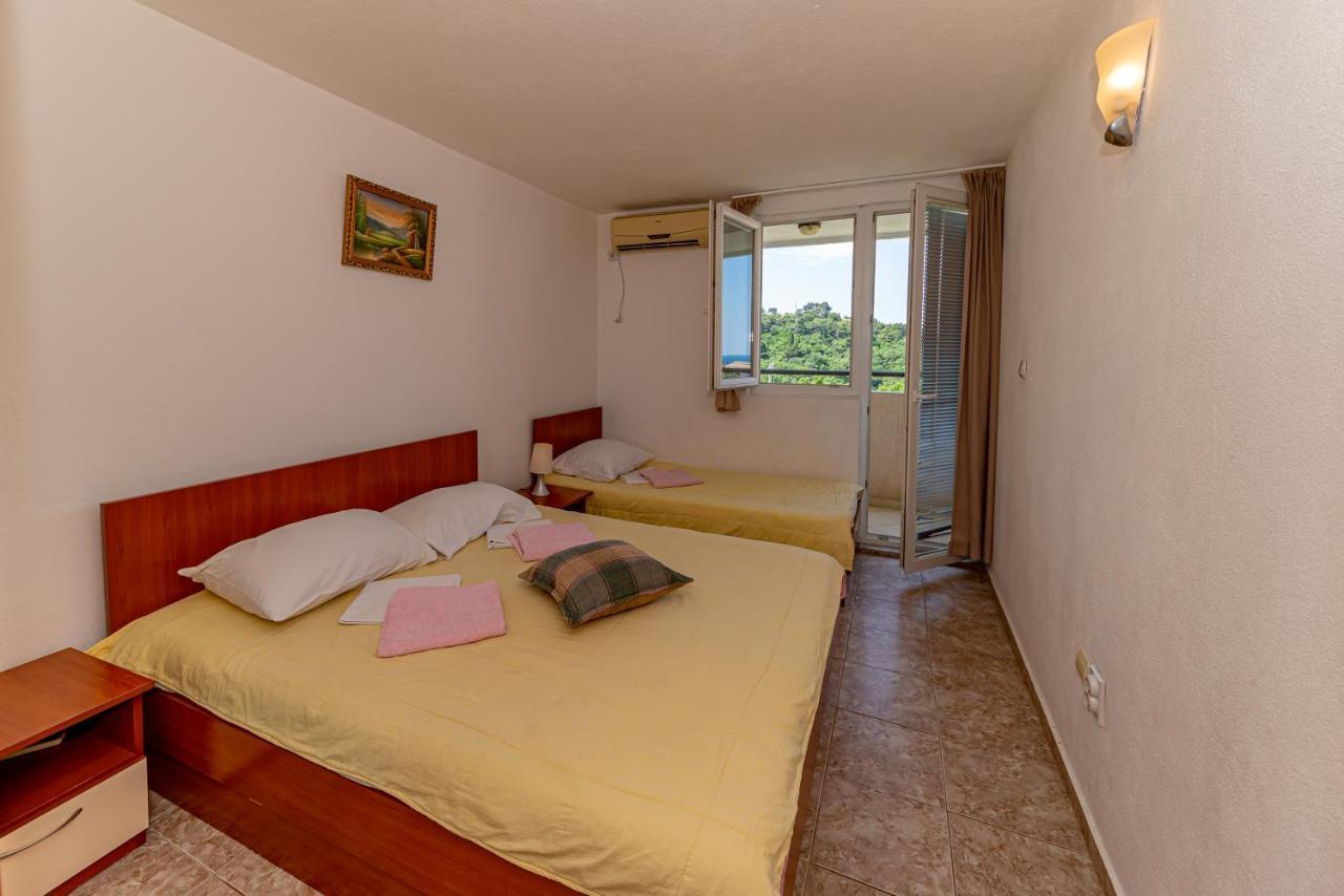 Apartment Knezevic Petrovac Bagian luar foto